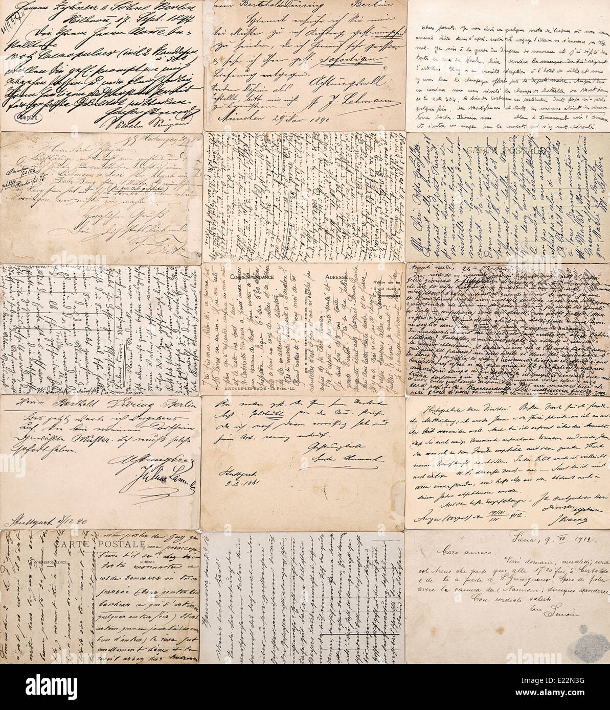 Cartoline antiche. vecchi manoscritti testi indefinito da ca. 1900. grunge vintage background paper Foto Stock