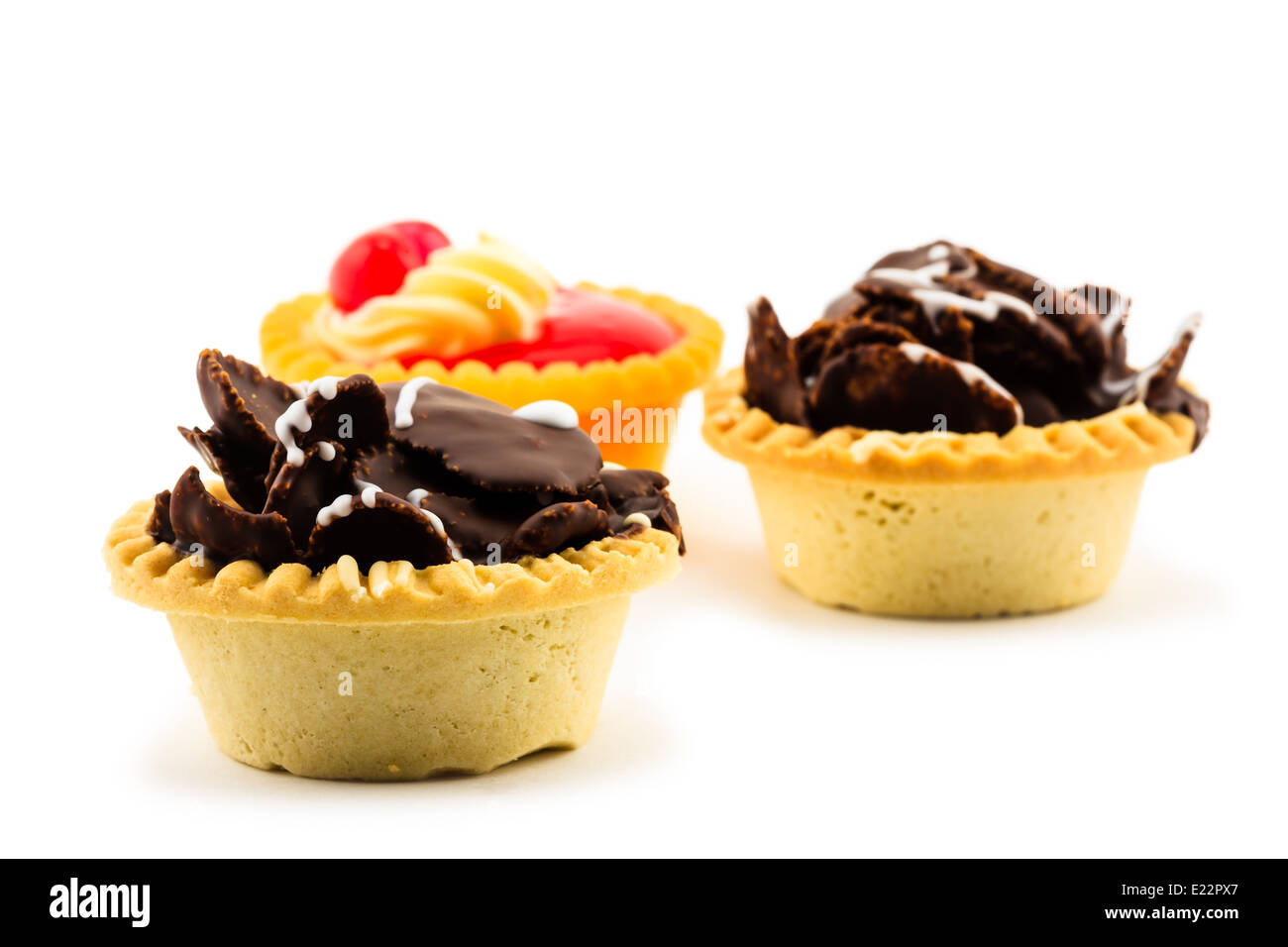 Torta al cioccolato su sfondo bianco Foto Stock