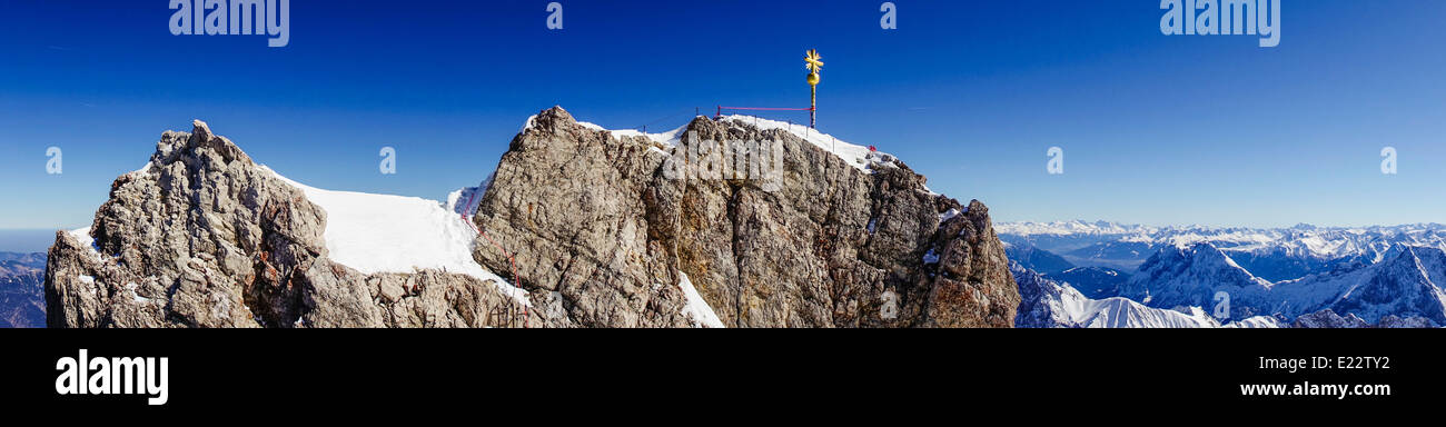 Vista dal Zugspitze, Germania la montagna più alta delle Alpi Foto Stock