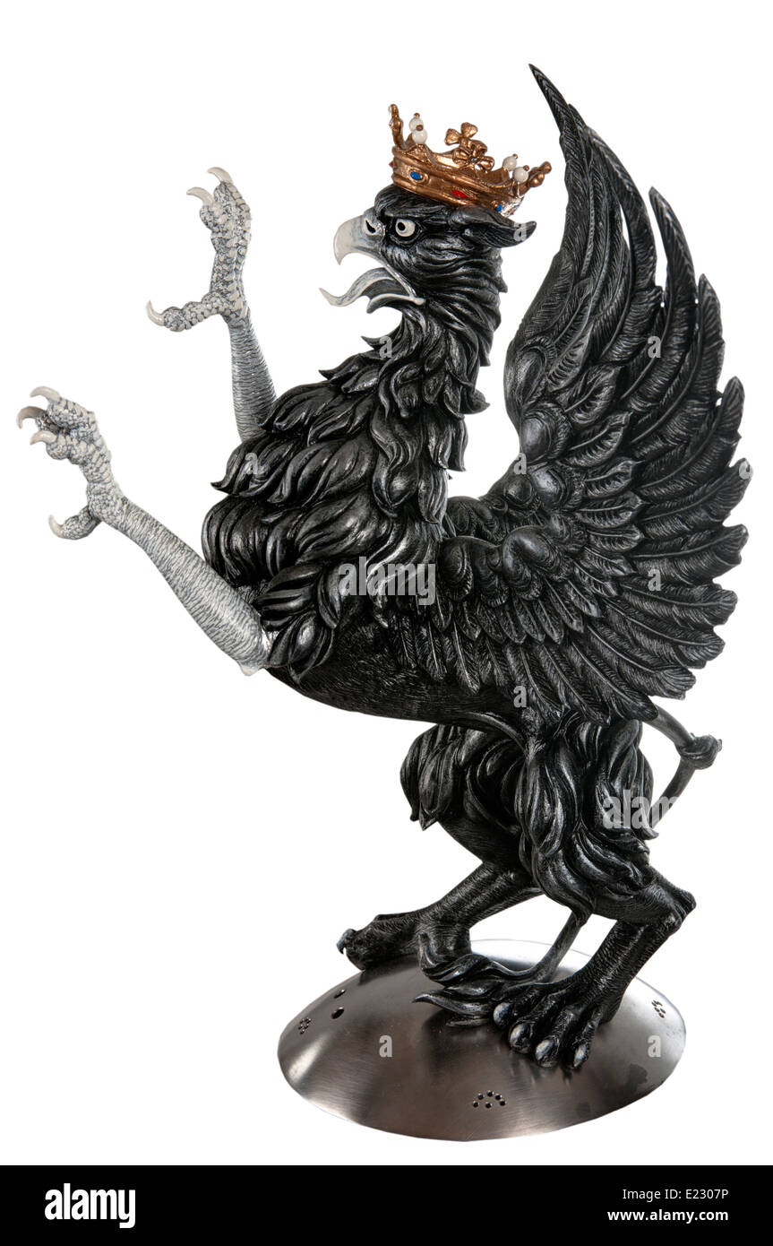 La parte superiore del casco del cavaliere medievale. Effettuata nella forma di un drago Foto Stock