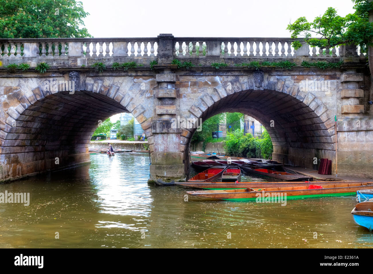 Il Magdalen Bridge, Punting, Oxford, Oxfordshire, England, Regno Unito Foto Stock