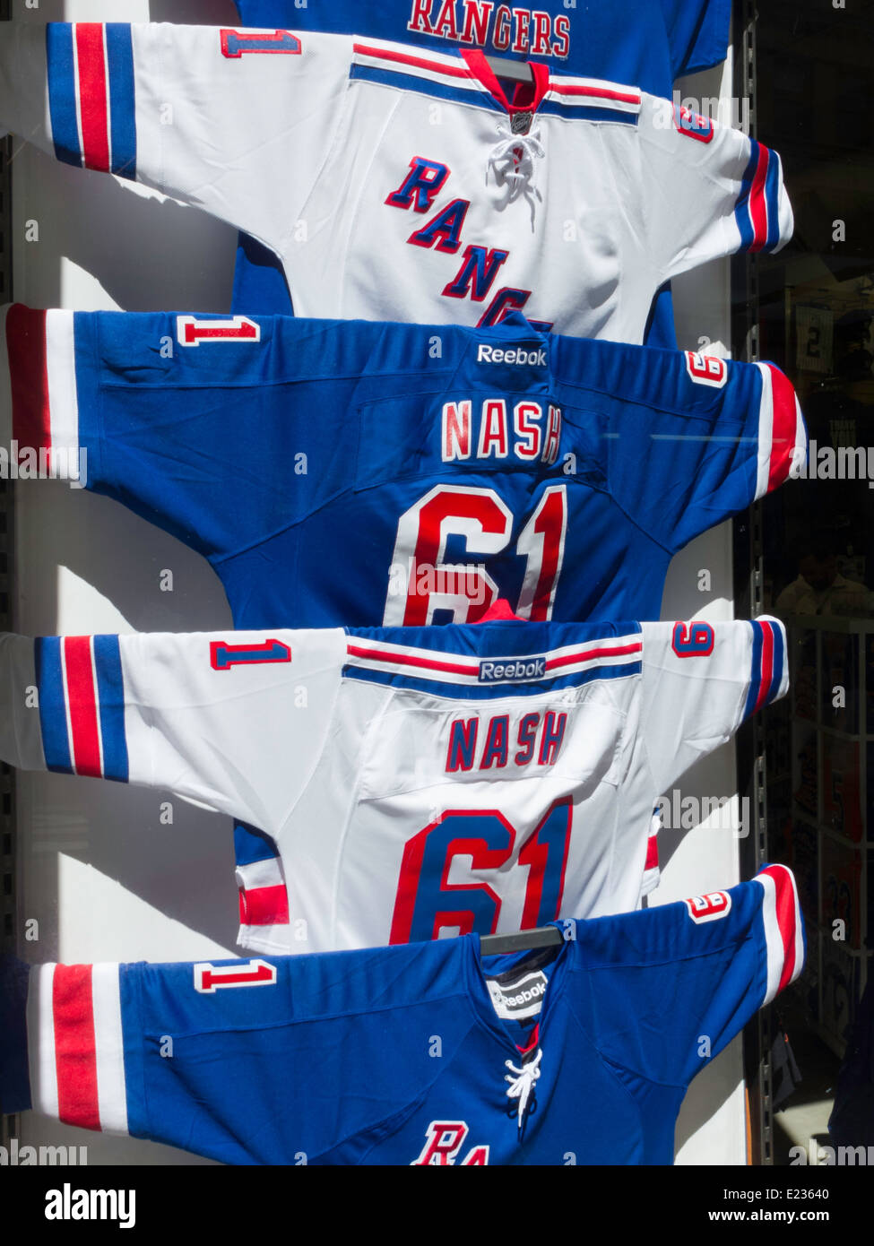 Rangers NHL Hockey Team maglie, Store Display, NYC, STATI UNITI D'AMERICA Foto Stock