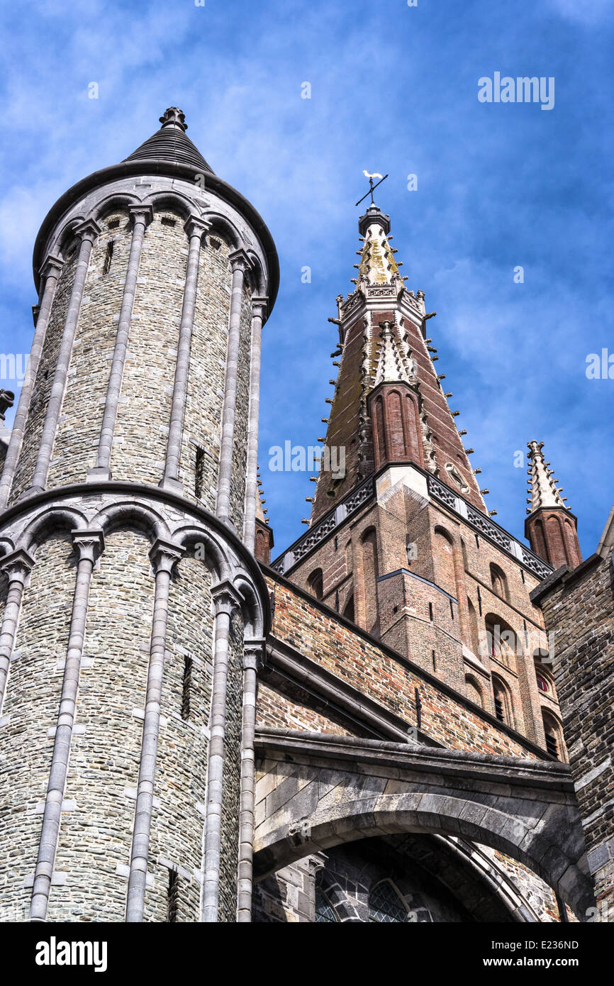Vista la storica chiesa di Nostra Signora di Bruge, Belgio. Foto Stock
