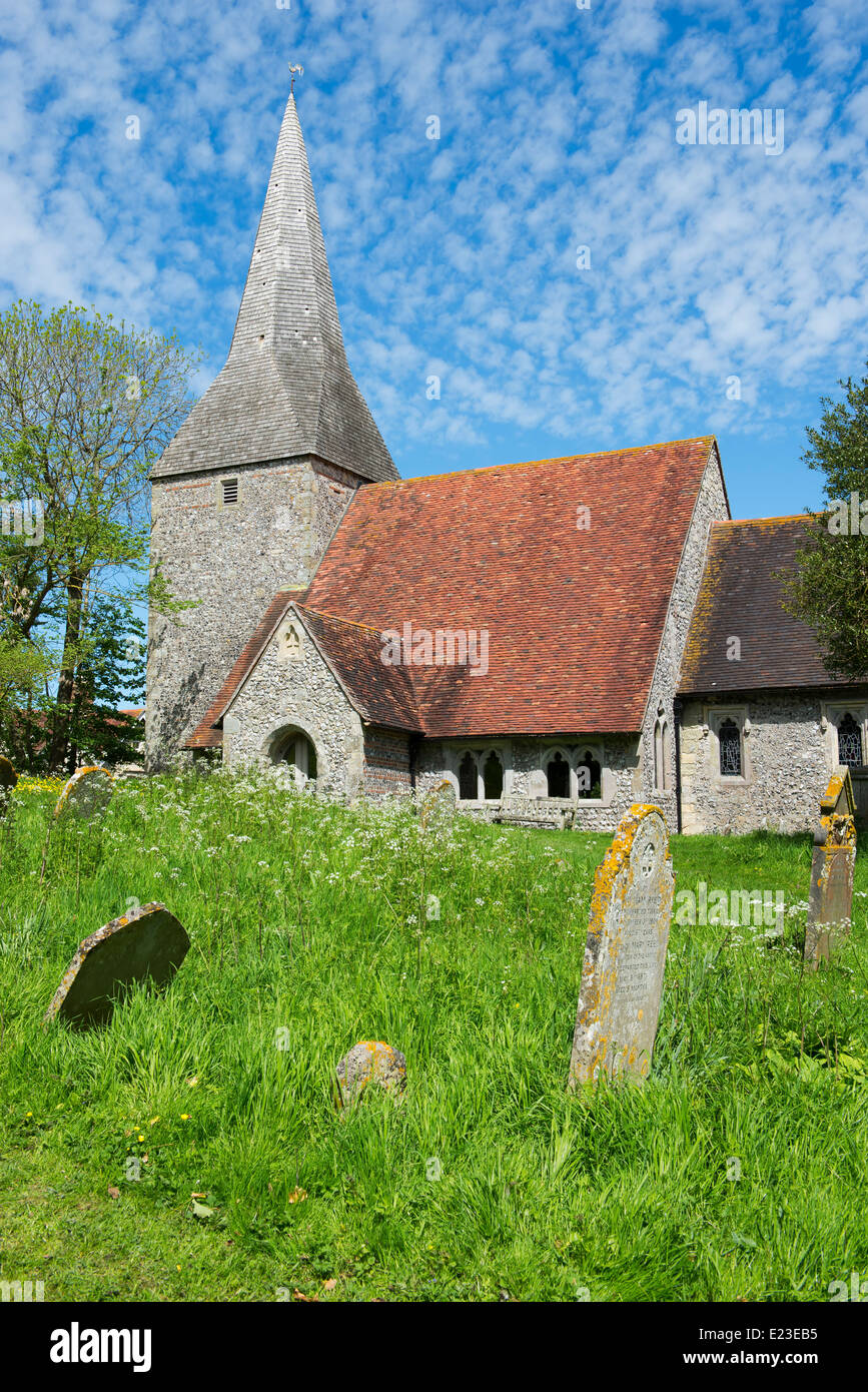 La Chiesa di San Michele e Tutti gli Angeli, Berwick, East Sussex Foto Stock