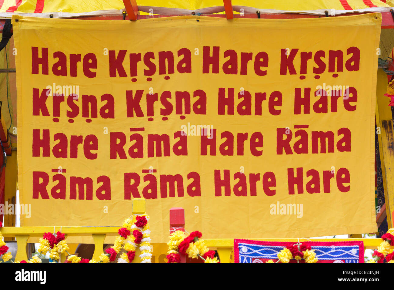 Londra, Regno Unito. Il 15 giugno 2014. Il London Rathayatra 2014 Festival inizia con una processione da Hyde Park Corner a Trafalgar Square. Rathayatra è un carro il festival che proviene da Jagannatha Puri sulla costa est dell India e risale a più di duemila anni. Il suo celebrato dai devoti di Hare Krishna. Credito: Nick Savage/Alamy Live News Foto Stock