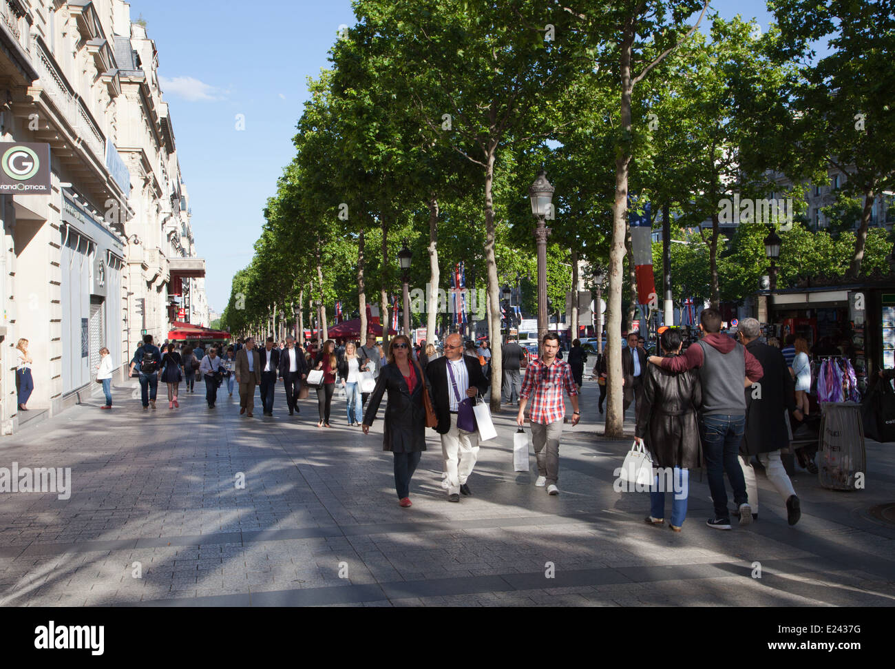 L'Avenue des Champs-Élysées, Parigi, Francia. Foto Stock