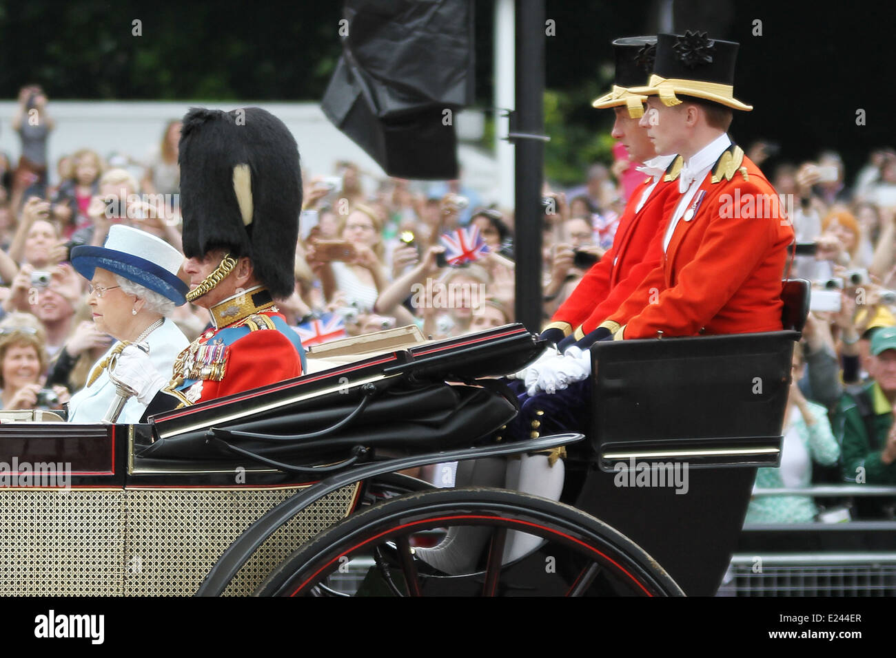 Londra, Regno Unito. . 14 giugno 2014. Della Regina e del Principe Filippo a Trooping il colore 2014 per la regina il compleanno. Foto Stock