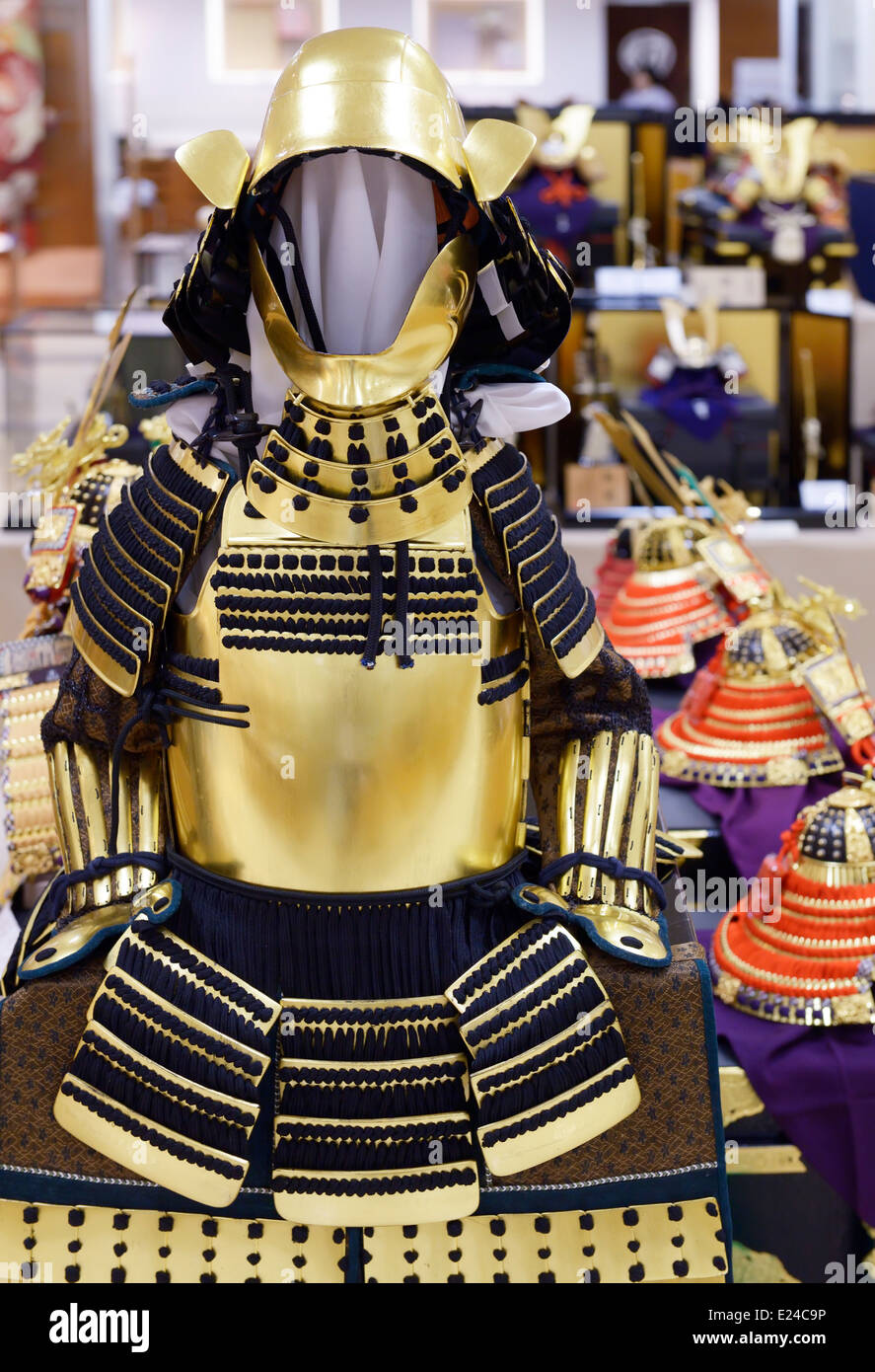 Samurai Giapponese armour souvenir in un negozio a Tokyo in Giappone Foto Stock