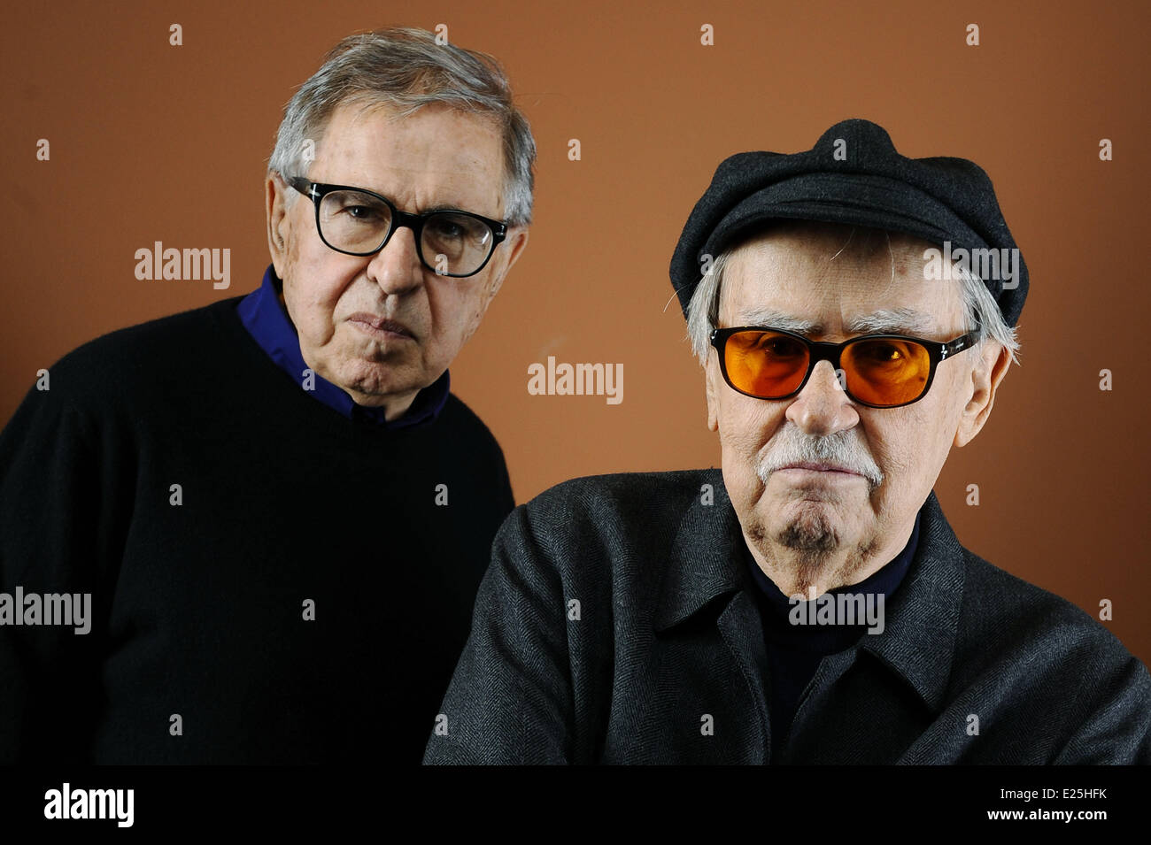Portrait session con i registi italiani Paolo e Vittorio Tavianni dotate: Paolo Tavianni,Vittorio Tavianni dove: Francia quando: 12 Feb 2012 Foto Stock