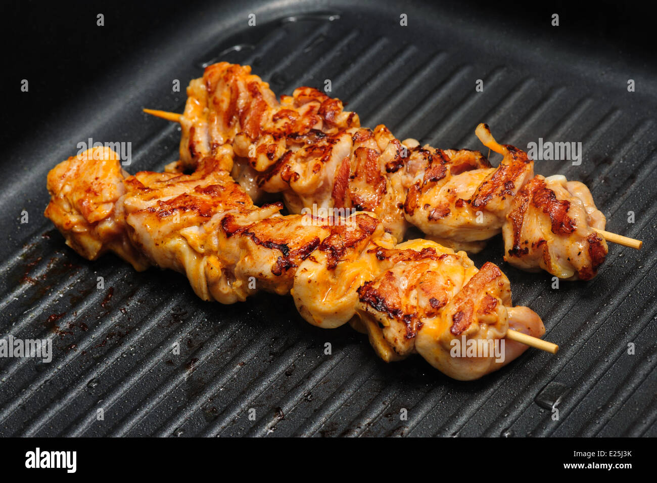 Pollo shish kebab spiedini su Foto Stock