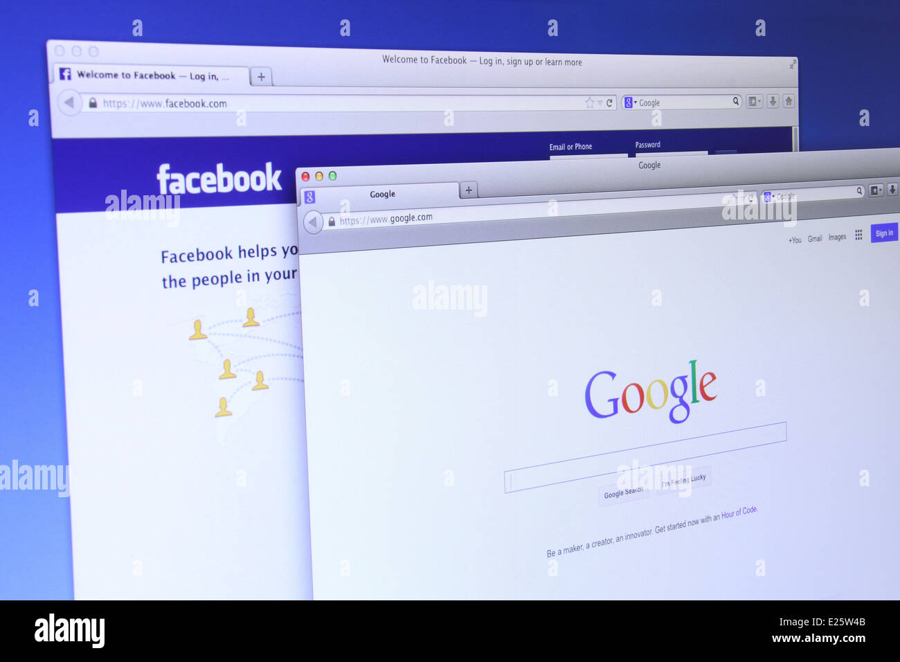 Foto di Google e Facebook le pagine web. Ad oggi, Google e Facebook sono famosi siti sul web Foto Stock