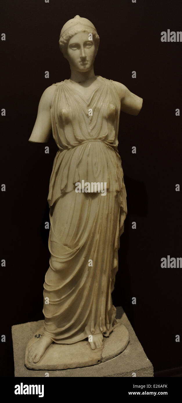 La statua della dea Atena. Copia romana di un originale in formato dal V secolo A.C. Il marmo. Da Leptis Magna. Foto Stock