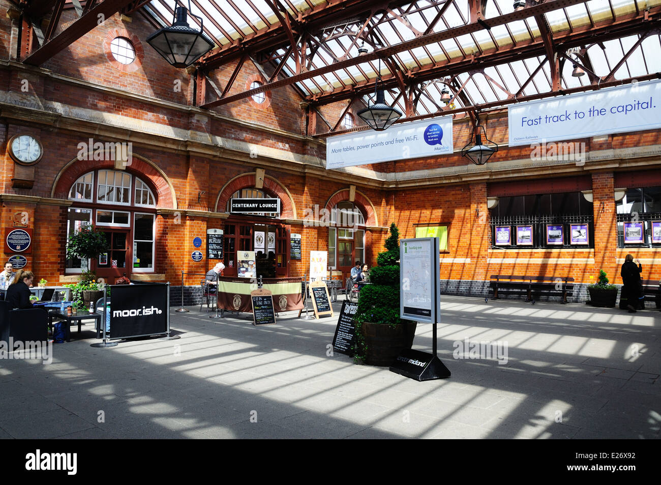 Moor Street Stazione ferroviaria concourse, Birmingham, Inghilterra, Regno Unito, Europa occidentale. Foto Stock