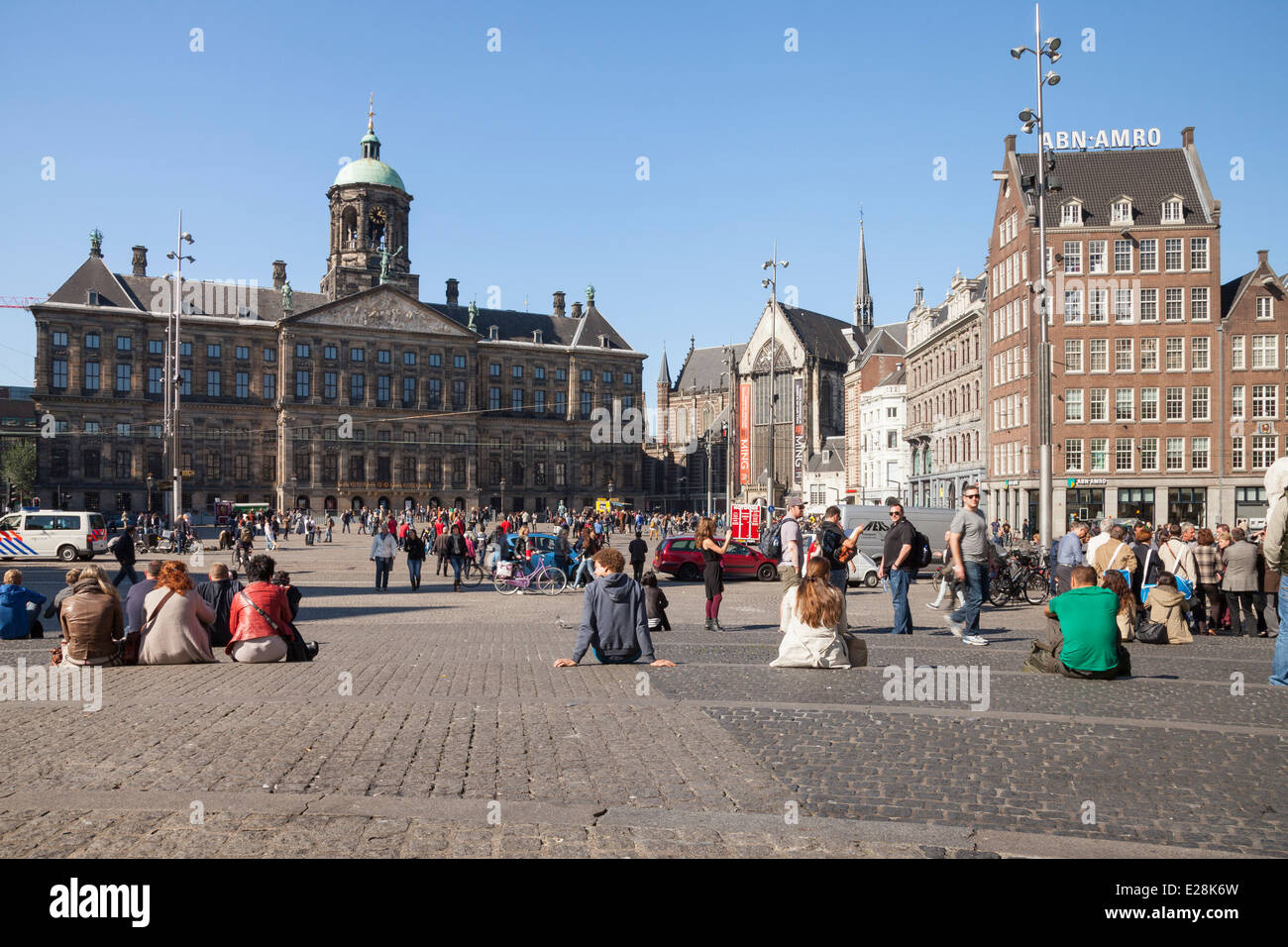 Il Palazzo Reale e la Nieuwe Kerk chiesa, Piazza Dam, Amsterdam, Olanda Settentrionale provincia, Paesi Bassi Foto Stock