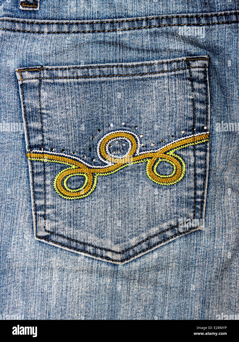 GOMEL, Bielorussia - 3 Maggio 2014: Close up Stenmen jeans denim. Stenmen è un marchio della ditta turco AIVMA 95 SRL. Foto Stock