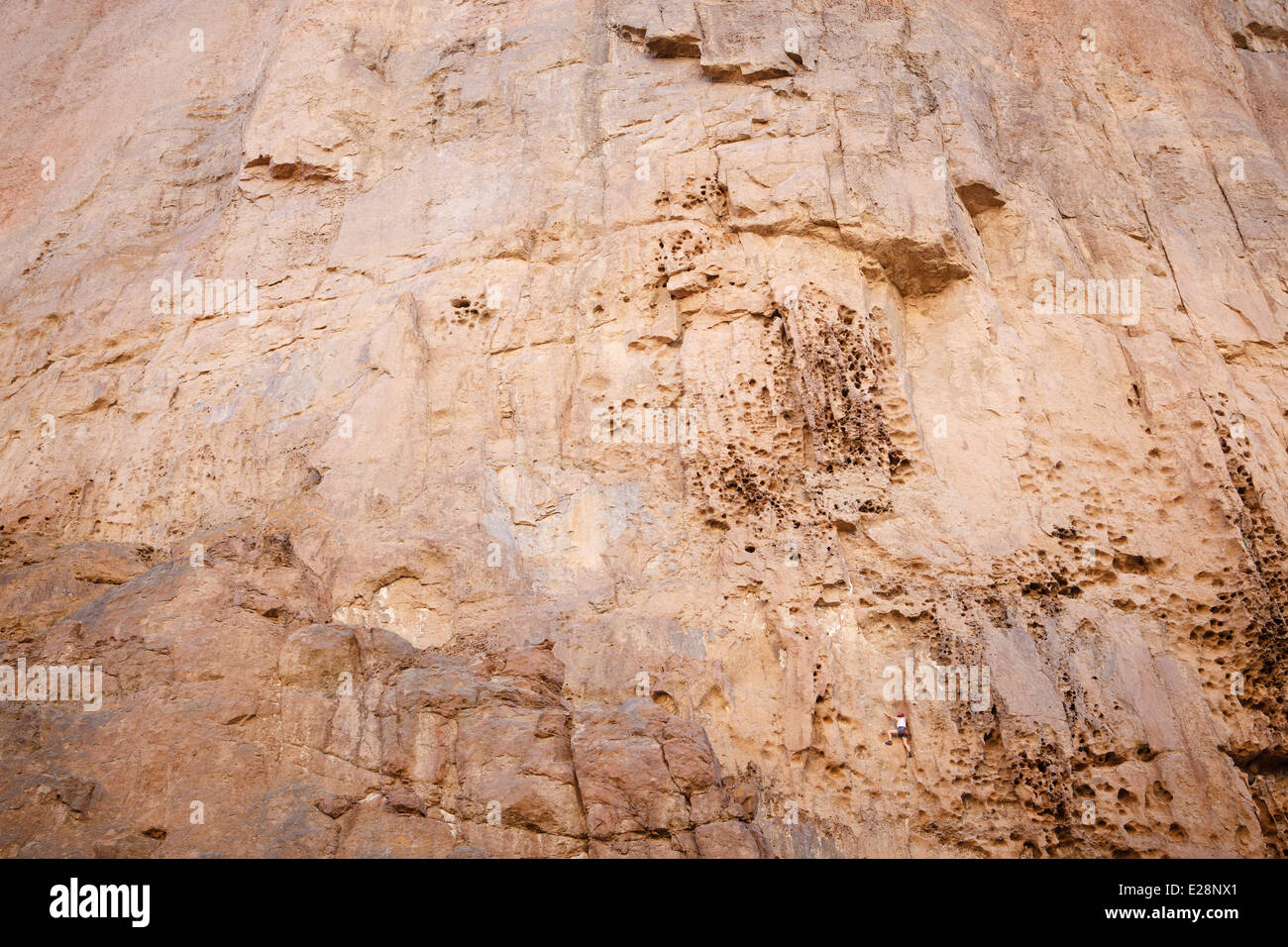 16 novembre 2013 scalatore sulla faccia del canyon a Piedra Parada, Gualjaina, Chubut, Patagonia, Argentina Foto Stock