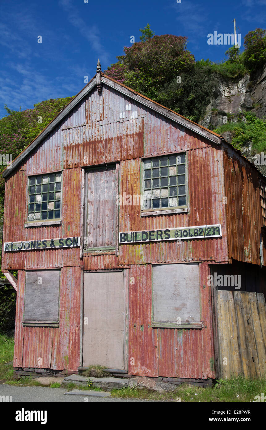 Edificio abbandonato nel centro di Blaenau Ffestiniog, Gwynedd Foto Stock