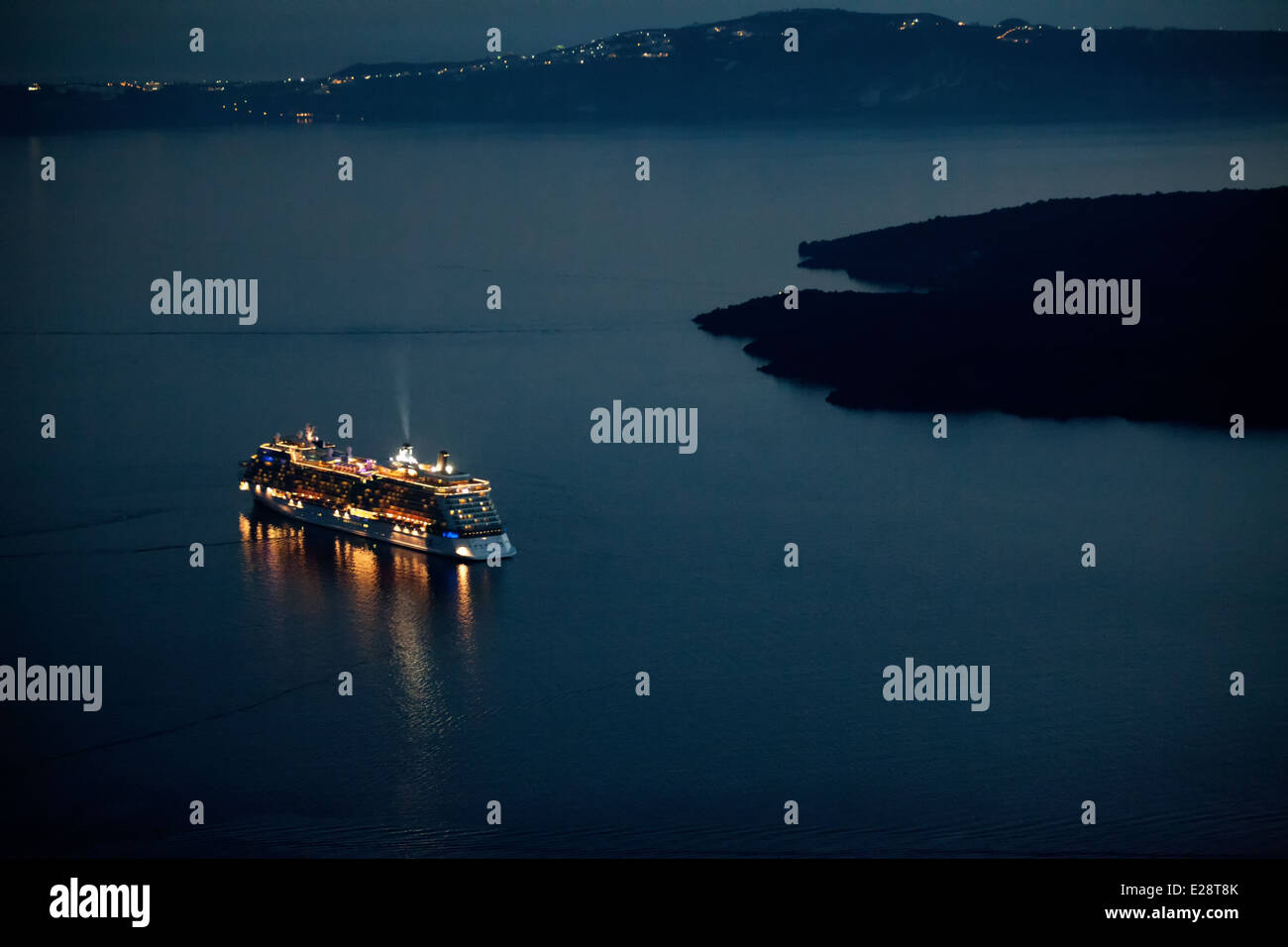 La nave di crociera a Santorini, Grecia Foto Stock