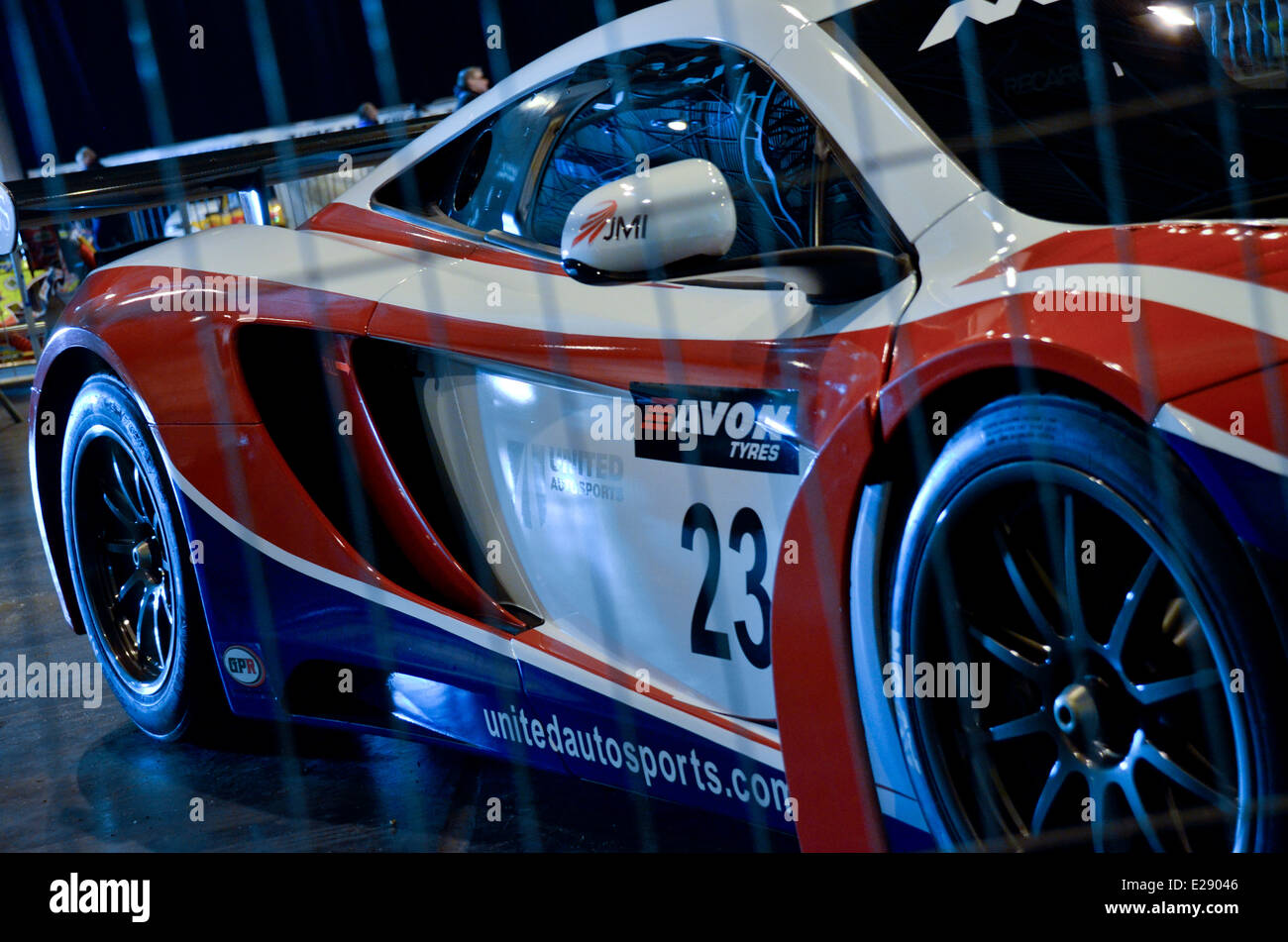 McLaren MP4-12C Gt auto dietro a gabbia Foto Stock