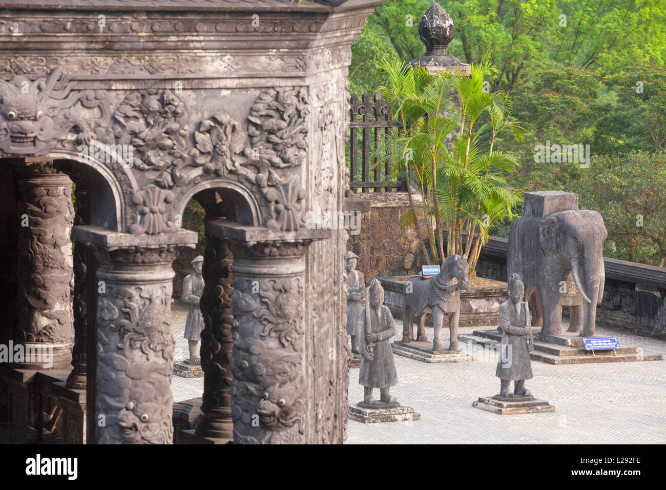 Tomba di Khai Dinh (Patrimonio Mondiale dell'UNESCO), la tinta, Thua Thien-Hue, Vietnam Foto Stock