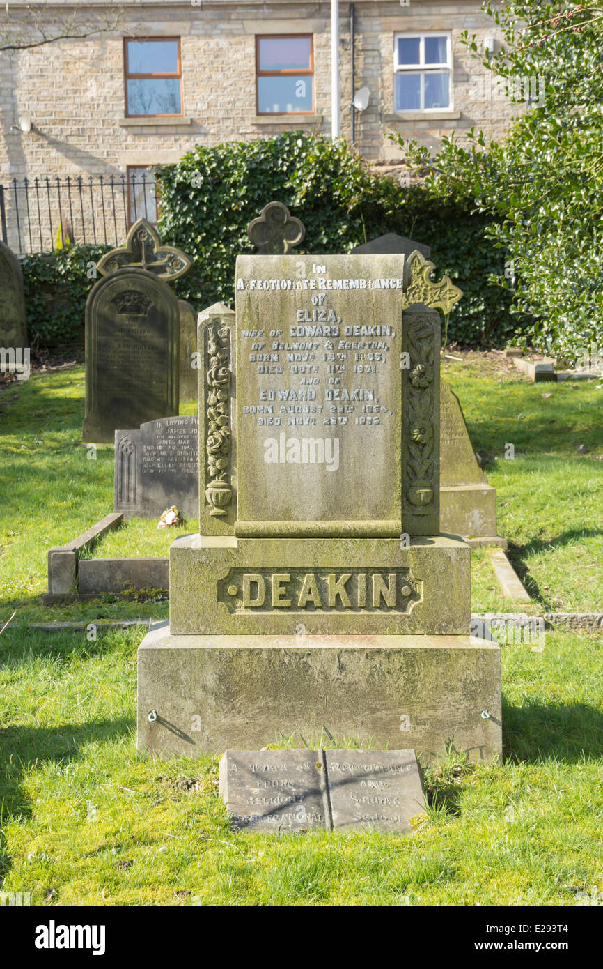 La tomba di Edward Deakin nel non conformista cimitero nel villaggio di Belmont, Lancashire. Foto Stock