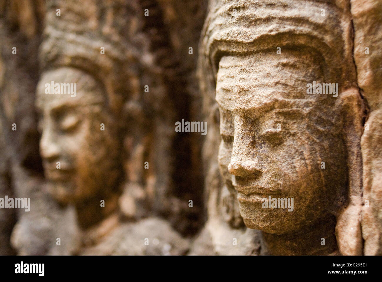 Il bassorilievo sulla terrazza del re lebbroso. Angkor Thom. La terrazza del Lebbroso King (o lebbroso re terrazza), (Preah imparare Sdech Foto Stock