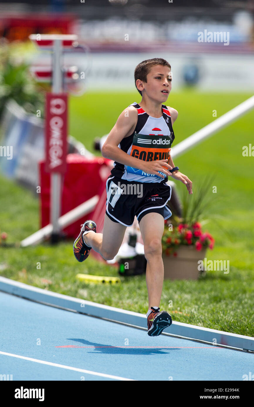 Johan Gorevic (USA) un sesto classificatore dalla segale, NY correva il più  veloce mai vista su un miglio da un figlio di dieci anni durante la Adidas  Grand Prix Foto stock -