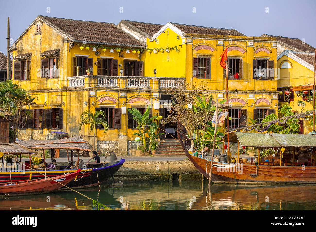Barca sul fiume Hoai, antica città di Hoi An, Da Nang, Vietnam Foto Stock