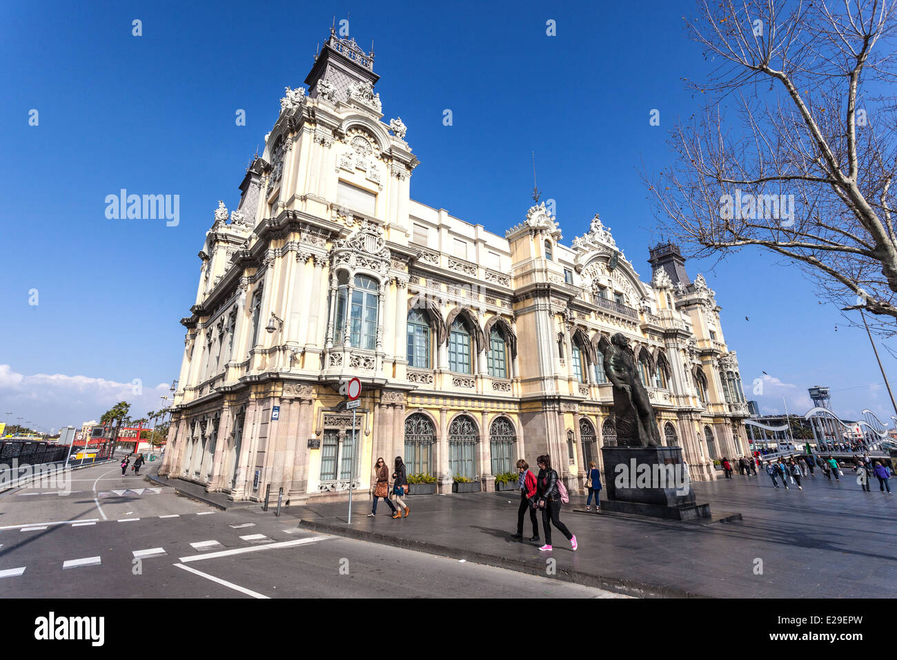 Edificio de la Autoridad Portuaria de Barcelona, Muelle de Bosch i Alsina, Catalogna, Spagna. Foto Stock