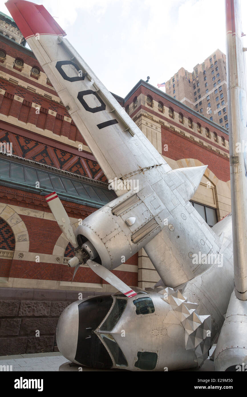 Grumman Serra, scultura di Philadelphia Artista Giordano Griska, Pennsylvania Accademia delle Belle Arti, Philadelphia, Stati Uniti d'America Foto Stock