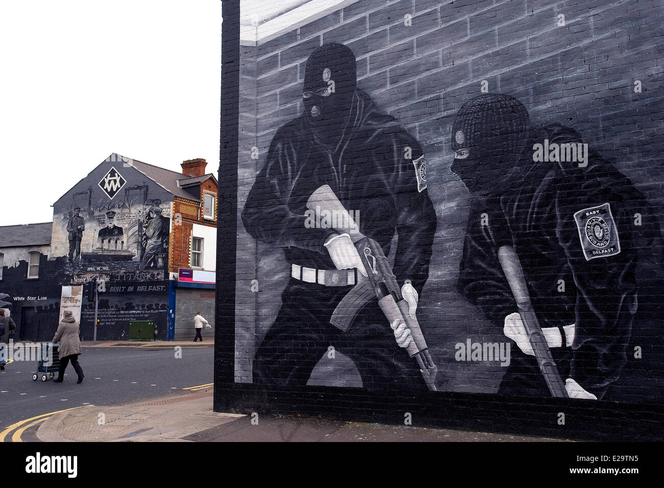 Regno Unito e Irlanda del Nord, Belfast, murales lealisti nell'area Leighton Buzzard Foto Stock