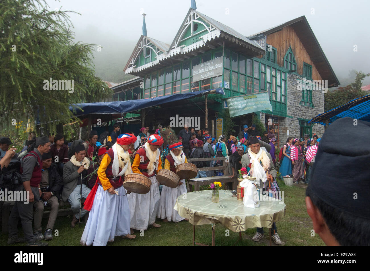 Il Nepal, zona di Bagmati, Langtang Lirung Mountain Range, Trisuli valley, sincretiche pellegrinaggio di Gosainkund, miscelazione Chamanism, Foto Stock