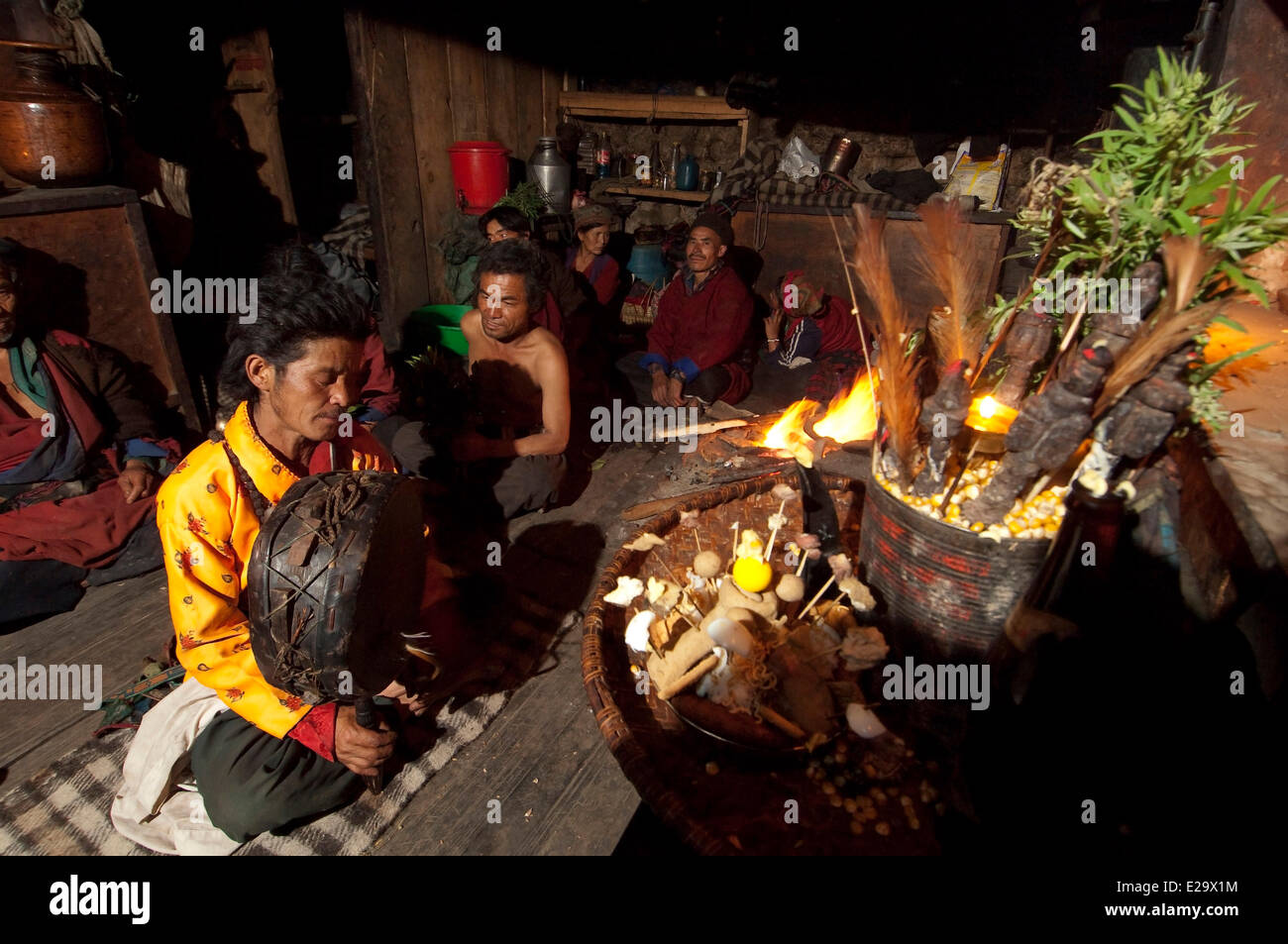 Il Nepal, zona di Bagmati, Trisuli Valley, Gatlang, tamang Heritage Trail, guarigione rituale chamanic Foto Stock