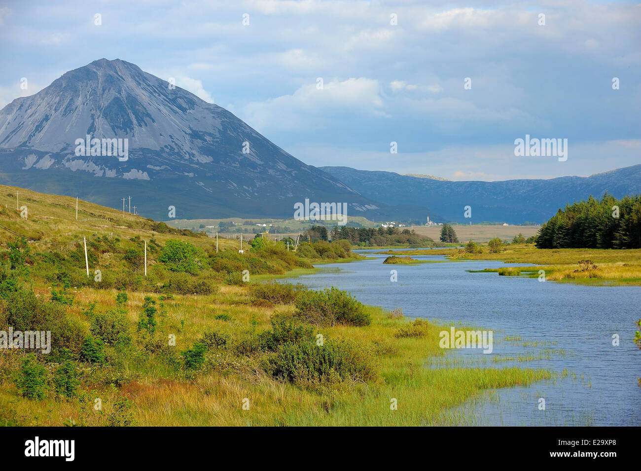 Irlanda, County Donegal, Dunlewy lago e Mount Errigal (751 m) Foto Stock