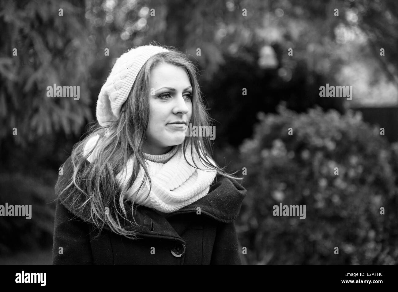 Vestita da verme per fotografie in una giornata fredda nel wiltshire Foto Stock