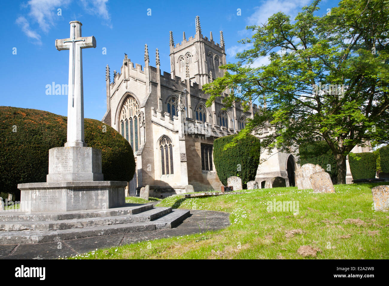 Santa Maria Vergine Chiesa e Memoriale di guerra Calne, Wiltshire, Inghilterra Foto Stock