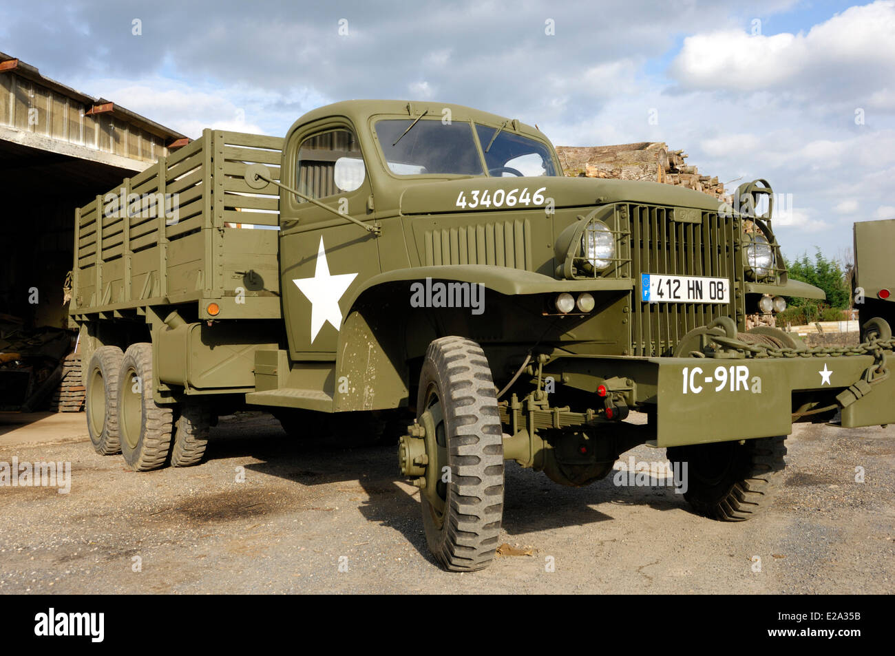 Francia, Ardenne, Dom le Mesnil, GMC autocisterna dall'U.S. Esercito riabilitato da un collezionista privato Foto Stock