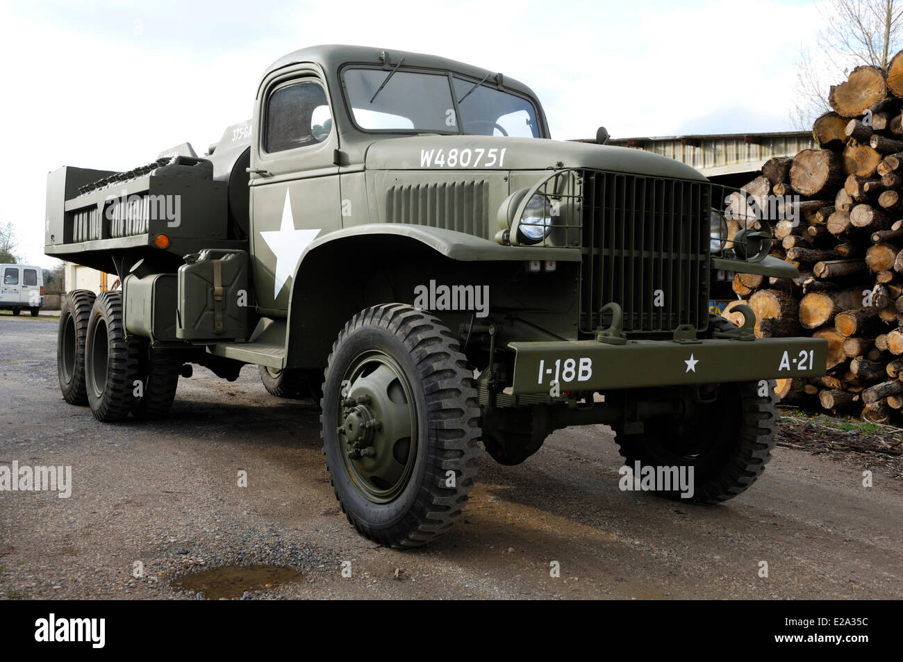 Francia, Ardenne, Dom le Mesnil, GMC autocisterna dall'U.S. Esercito riabilitato da un collezionista privato Foto Stock