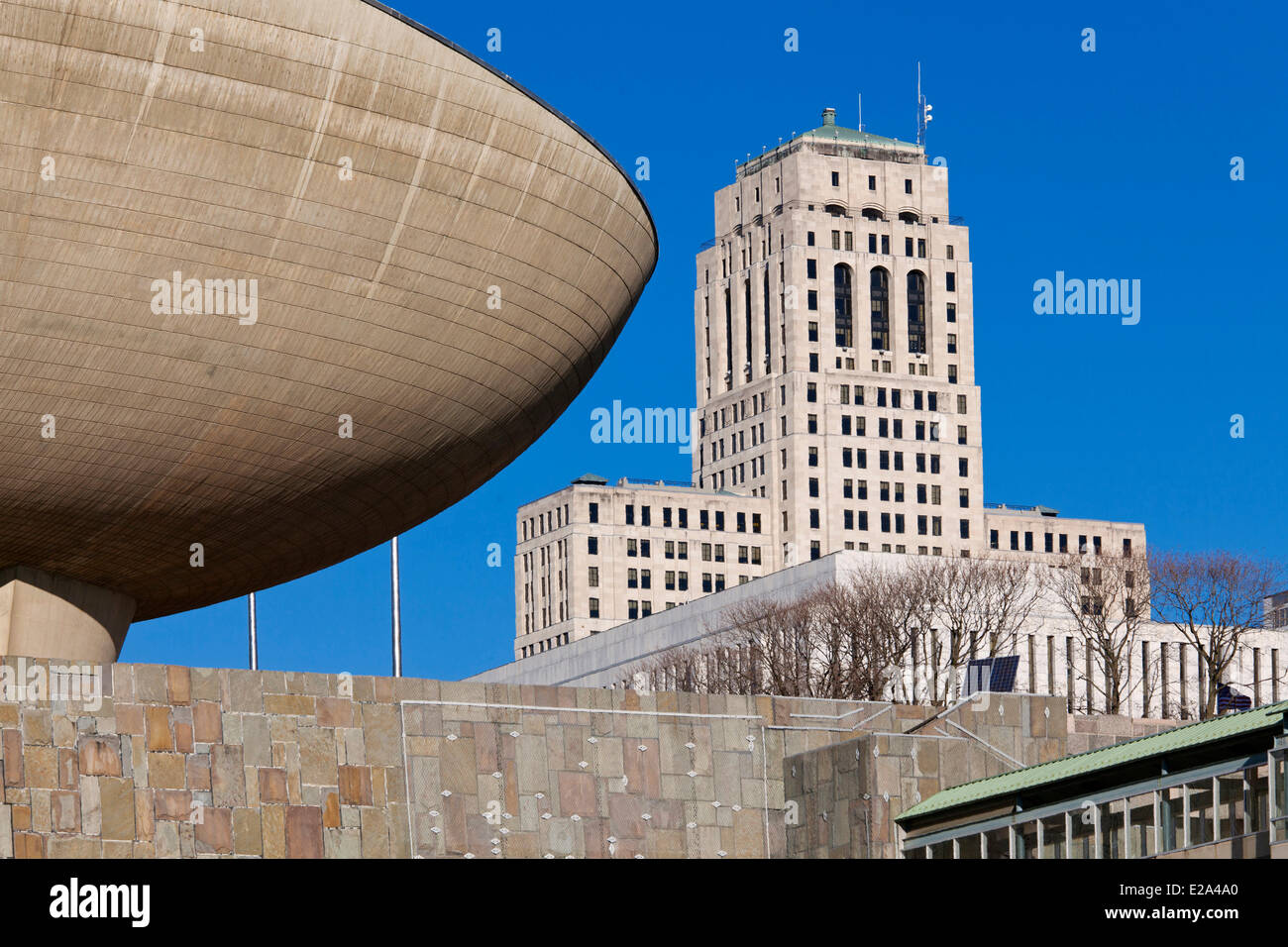Stati Uniti, nello stato di New York, Albany, la capitale dello stato, Capitol Hill, Empire State Plaza, l'uovo, centro per l' esecuzione Foto Stock