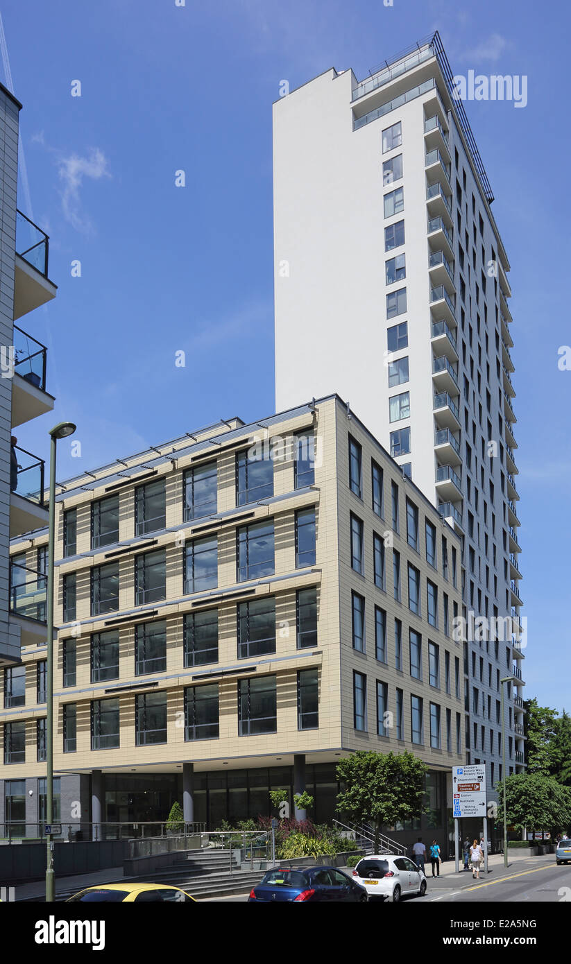 Il nuovo centro di sviluppo in Woking, Surrey. Comprende appartamenti, negozi e uffici si trova vicino alla stazione di Woking Foto Stock