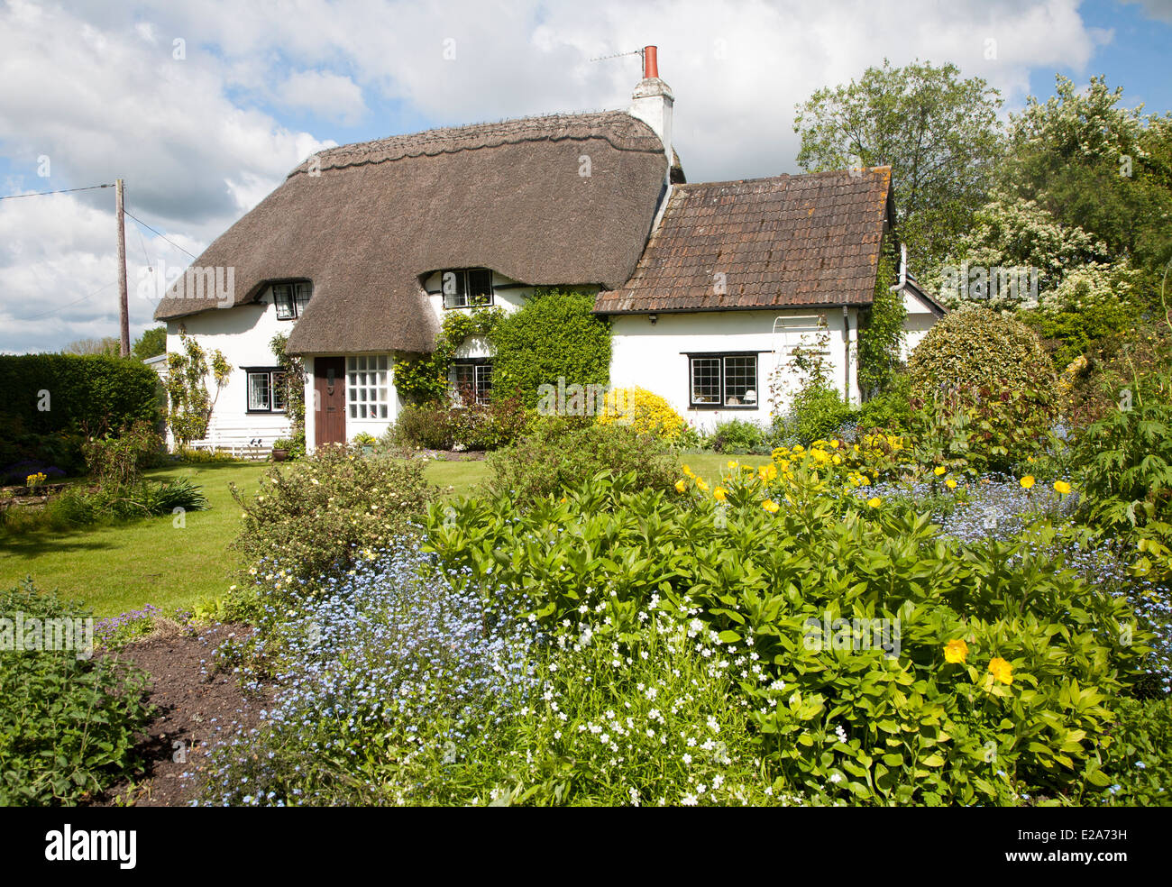 Piuttosto staccato cottage di campagna e giardino Cherhill, Wiltshire, Inghilterra Foto Stock