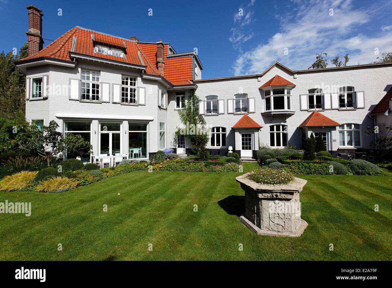 Rance, Nord, Roubaix, La Villa Carat, una ex-fabbrica casa del XIX secolo trasformato in hosts' appartamenti, giardino Foto Stock