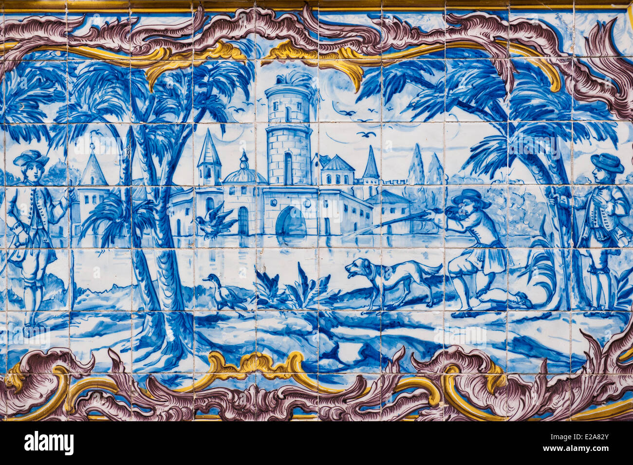 Il Portogallo, Lisbona, azulejos affresco nel cortile della comunità di lingua portoghese Paesi Foto Stock