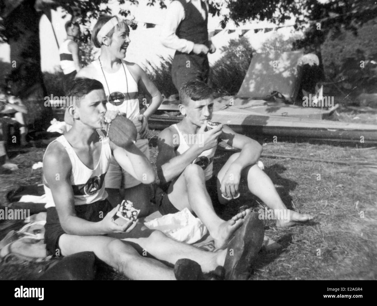 Gli atleti in tedesco avente una pausa alle Olimpiadi di Berlino nel 1936. Foto Stock