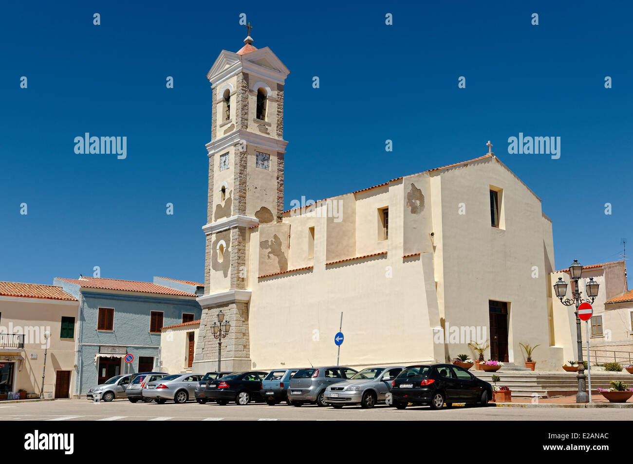 L'Italia, Sardegna, Olbia Tempio provincia, Santa Teresa di Gallura, Piazza San Vittorio, Santa Teresa Parrocchia Foto Stock