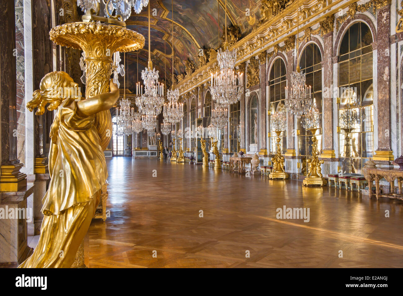/Francia, Yvelines, Chateau de Versailles, elencato come patrimonio mondiale dall UNESCO, Galerie des glacés (Sala degli Specchi), lunghezza 73 m Foto Stock