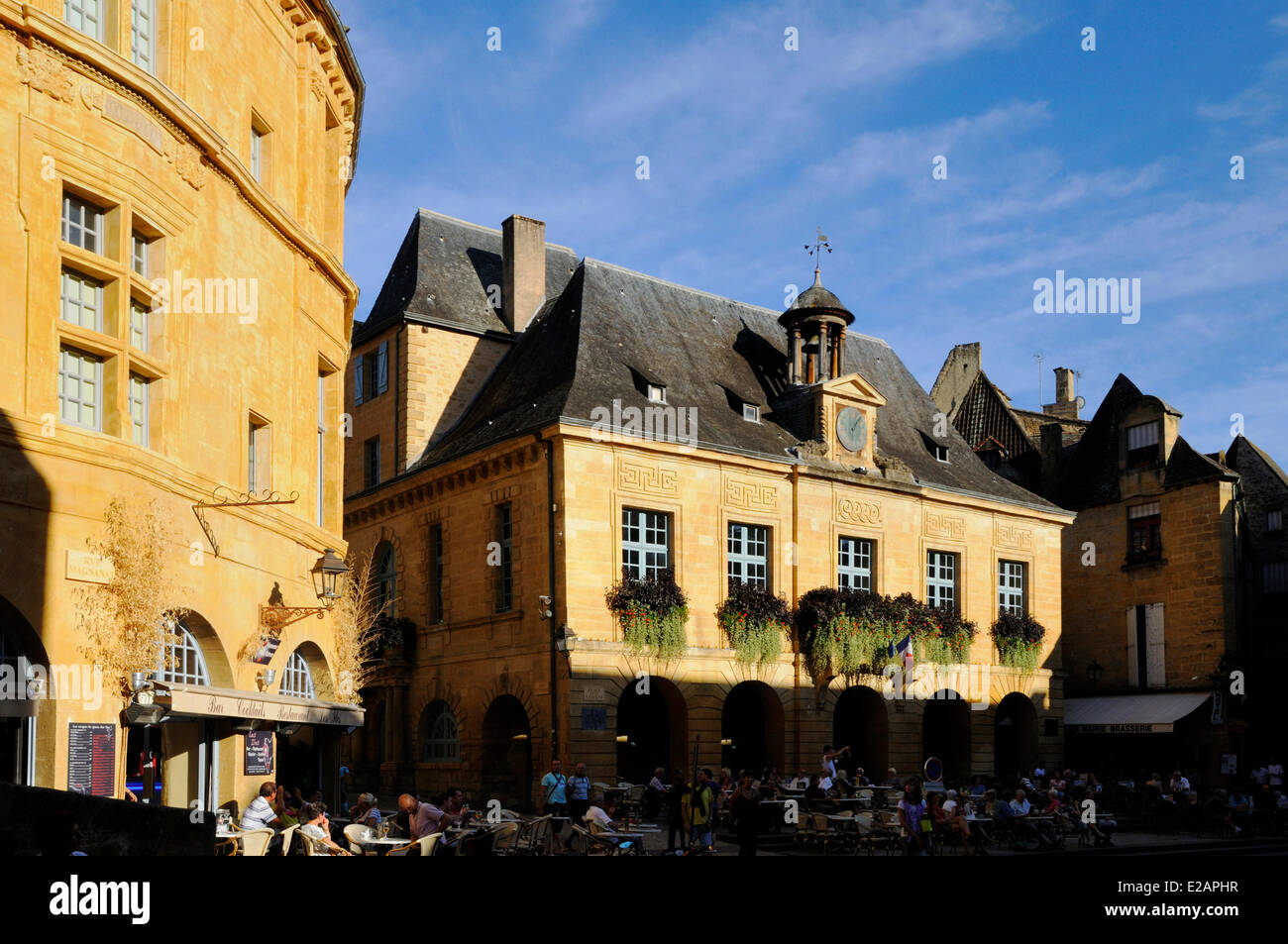 Francia, Dordogne, Perigord Noir, Valle della Dordogna, Sarlat la Caneda, Municipio Foto Stock