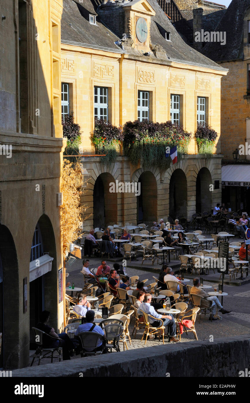 Francia, Dordogne, Perigord Noir, Valle della Dordogna, Sarlat la Caneda, Municipio Foto Stock