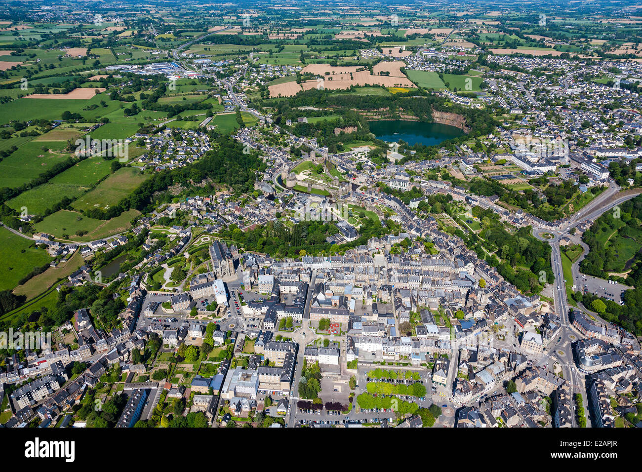 Francia, Ille et Vilaine, Fougeres (vista aerea) Foto Stock