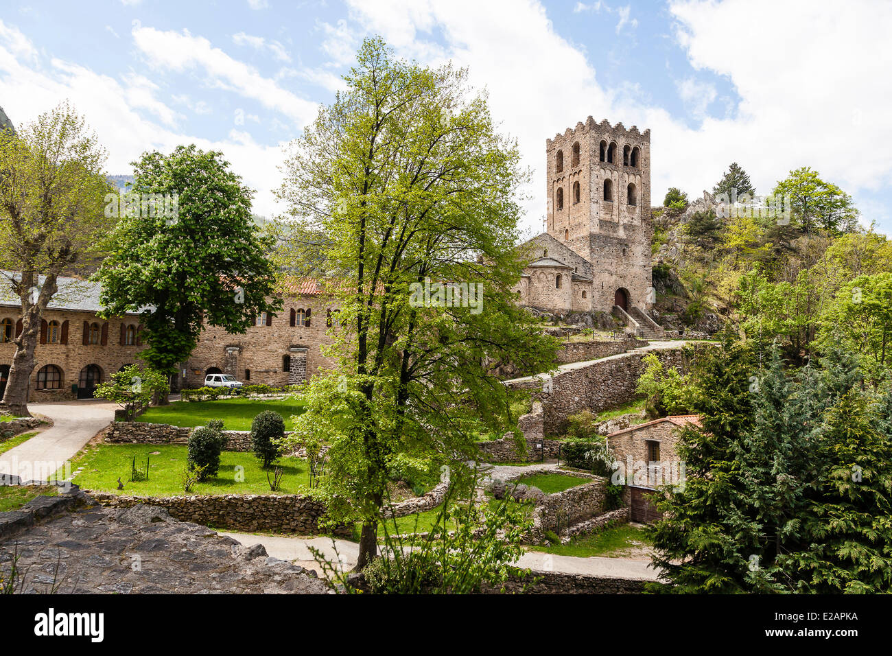 Francia, Pirenei orientali, Casteil, Saint Martin du Canigou abbey Foto Stock
